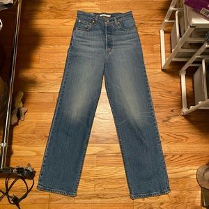 Levi’s ribcage straight 26